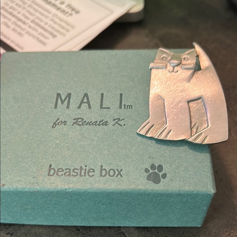 Stylish Silver Cat Brooch by Mali for Renata K.